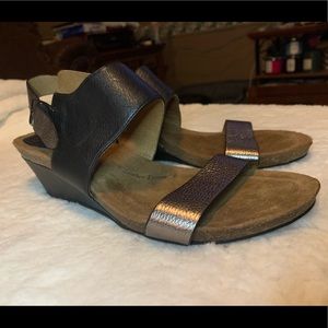 Sofft Vanita Low Wedge